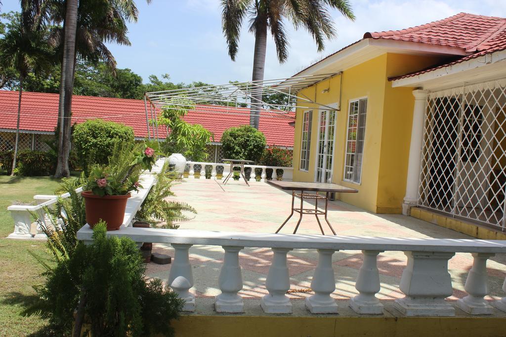 Villa Loyola Ocho Rios Buitenkant foto